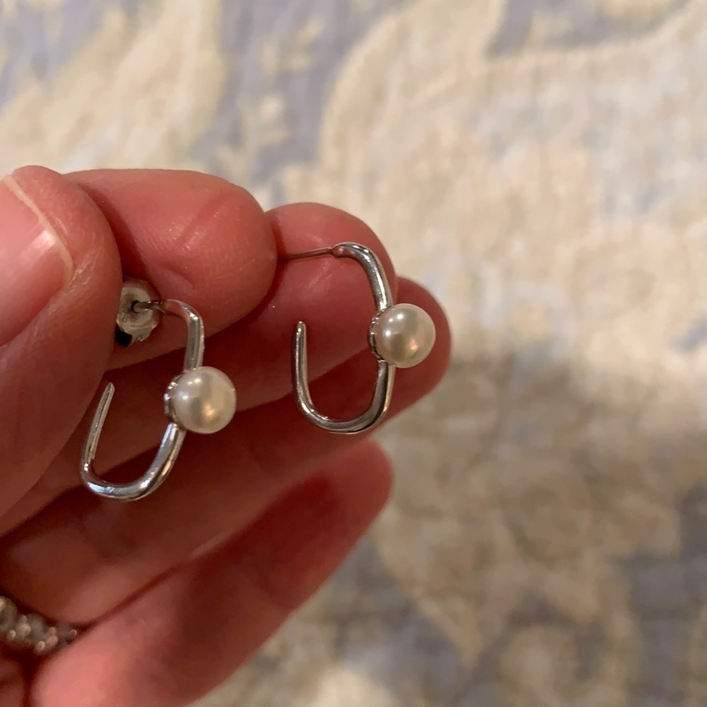 Sterling silver pearl earrings